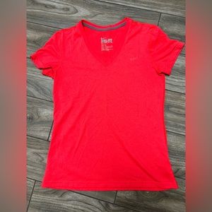 Nike DriFit Womens Top size Medium 🤩